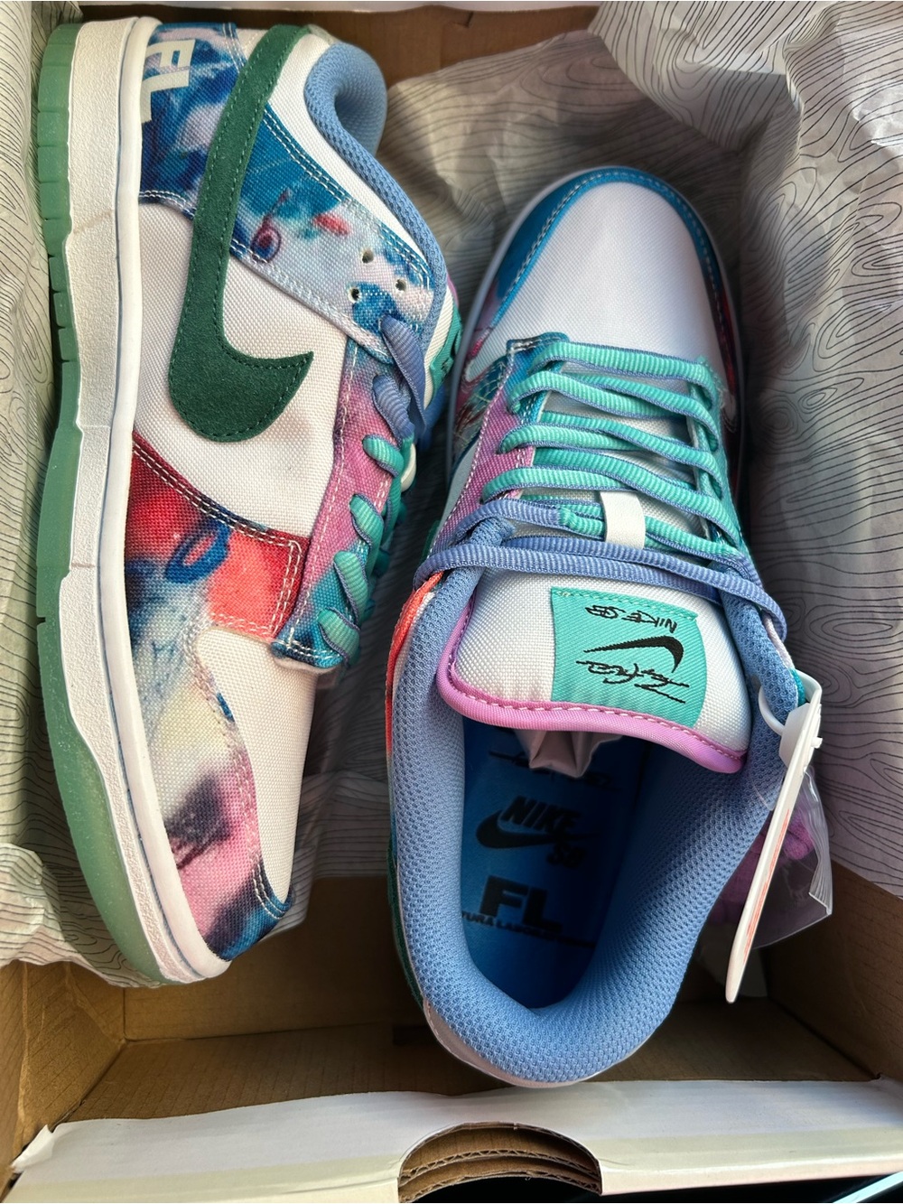 Nike women’s Nike Futura Dunk  Tie-Dye Dunk-Style Sneakers - White/Green/Blue